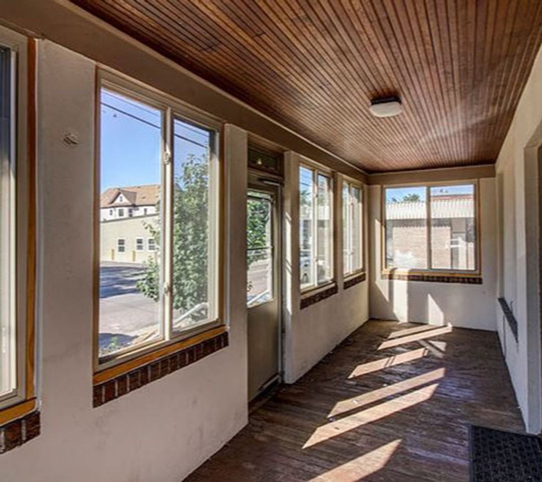 1607 Como Ave Se - Photo 6 of 6