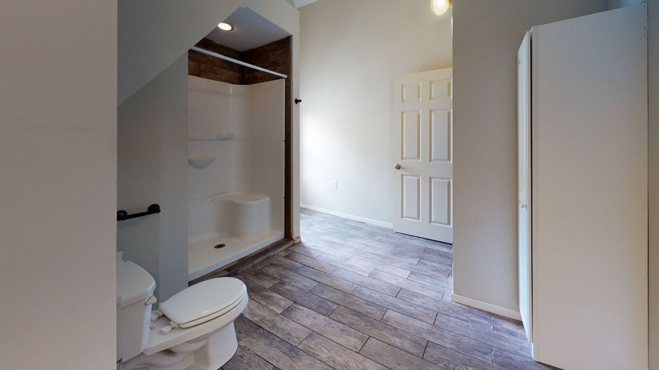 311 5th Ave Se - Photo 6 of 9