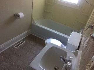 507 Ross Ave - Photo 4 of 5