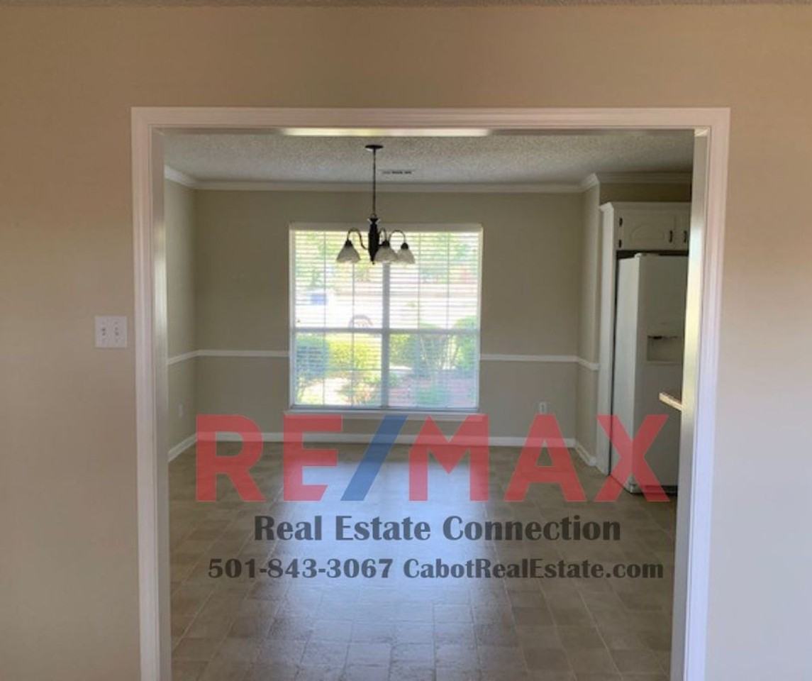 15 Silverado Ct - Photo 3 of 9