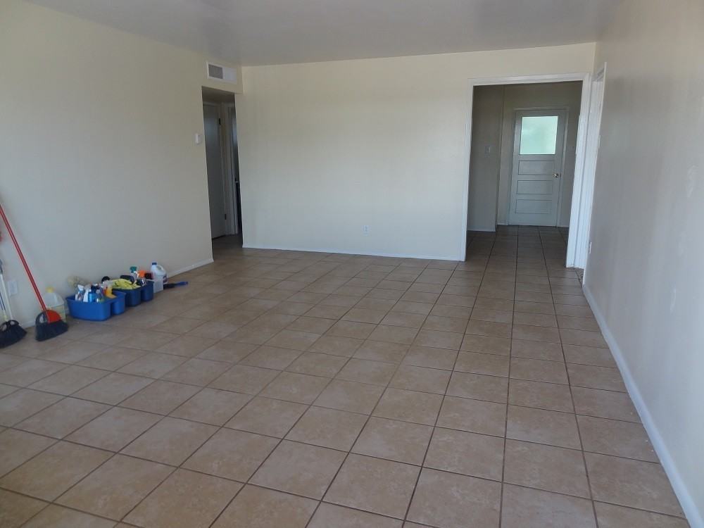 5864 Threadgill Ave - Photo 2 of 21