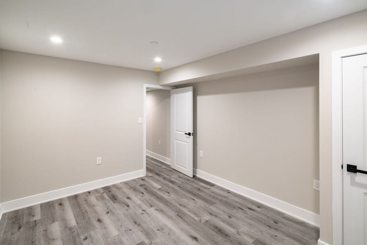 1910 Monument St - Photo 5 of 30