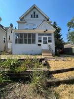 featured image of 216 16th St S