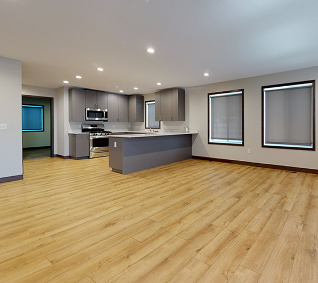 1106 7th St SE - Photo 5 of 9