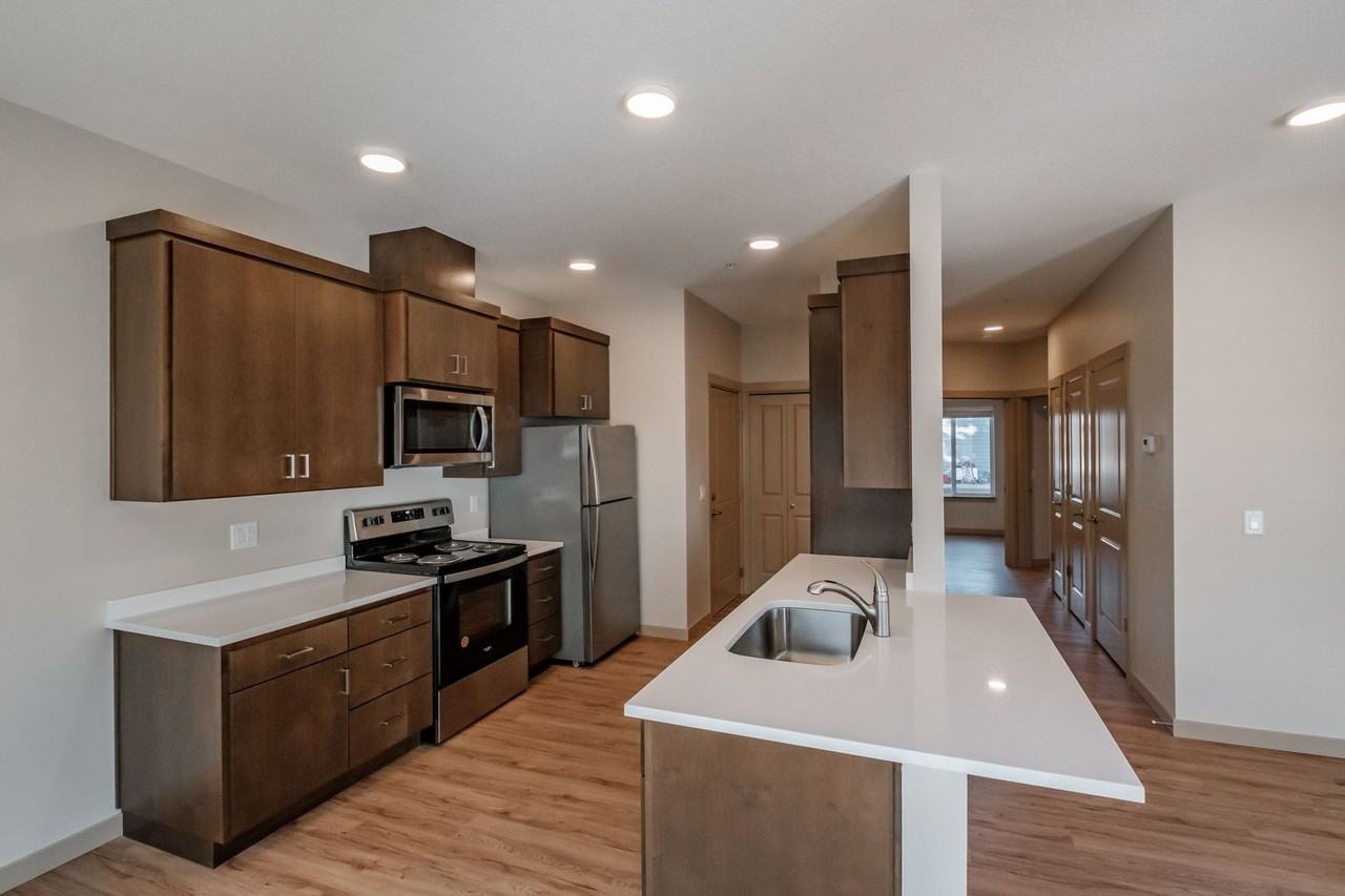 754, 756 & 760 Chemawa Rd NE - Photo 3 of 28