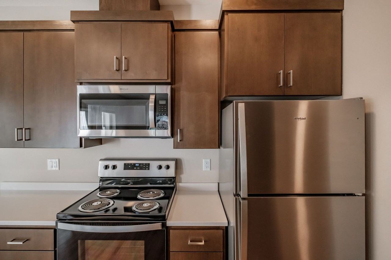 754, 756 & 760 Chemawa Rd NE - Photo 6 of 28