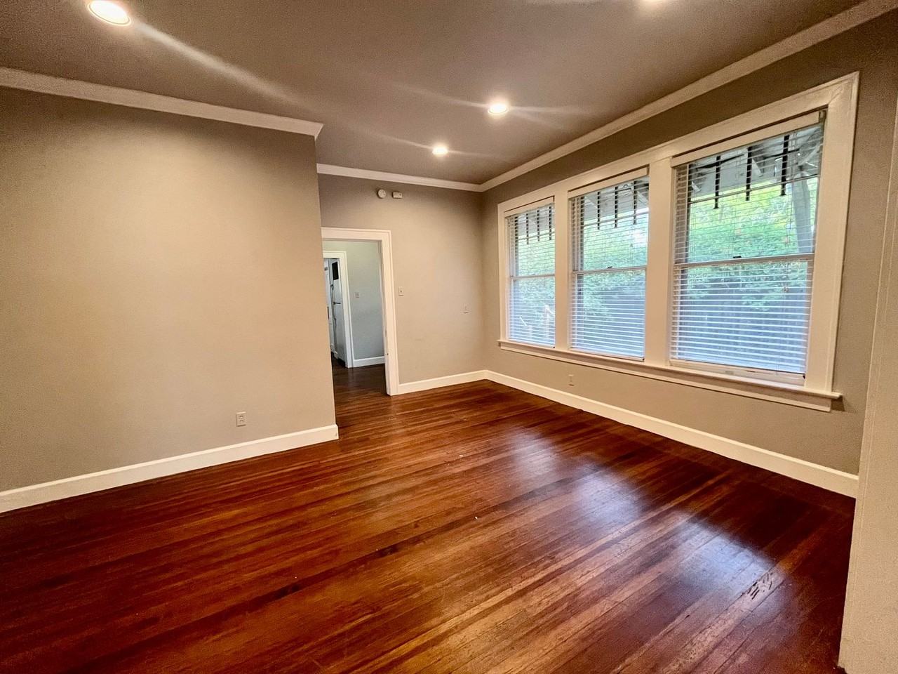 3800 Avenue F - Photo 6 of 28