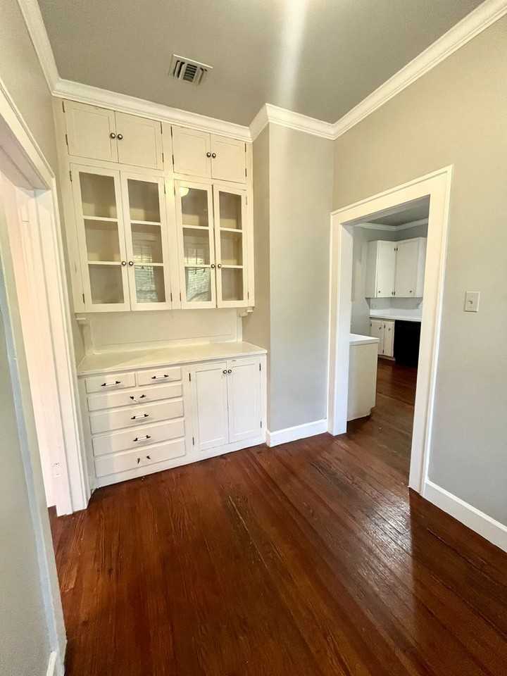 3800 Avenue F - Photo 7 of 28