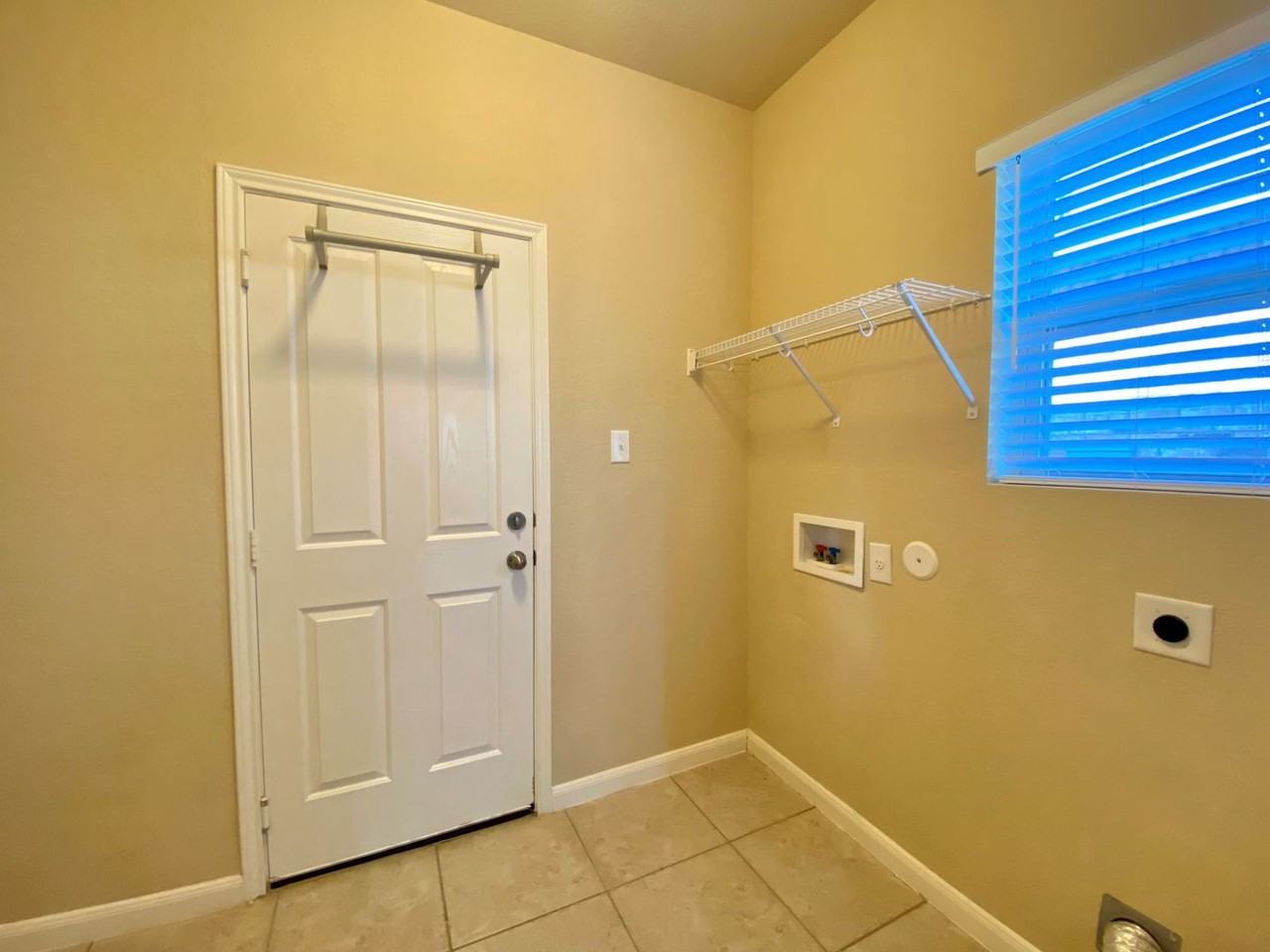 8815 Narva Pln - Photo 7 of 25