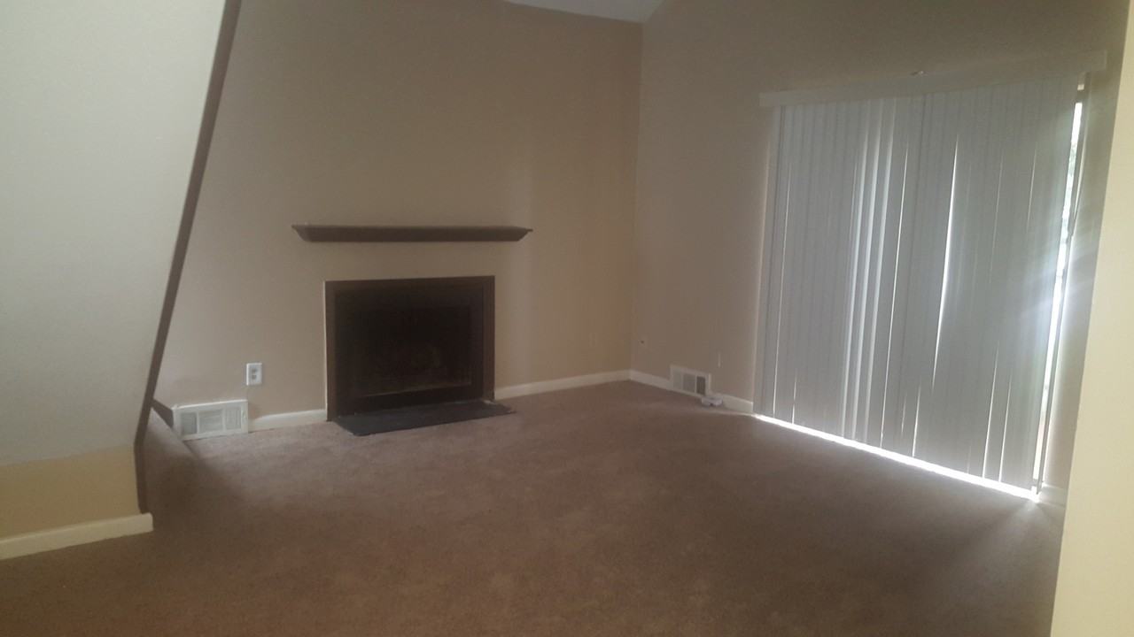 661 Watson St - Photo 2 of 7