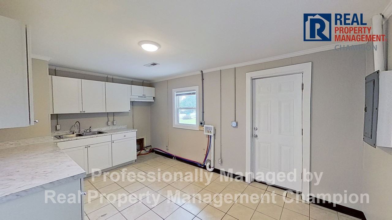 1418 Church St - Photo 4 of 19
