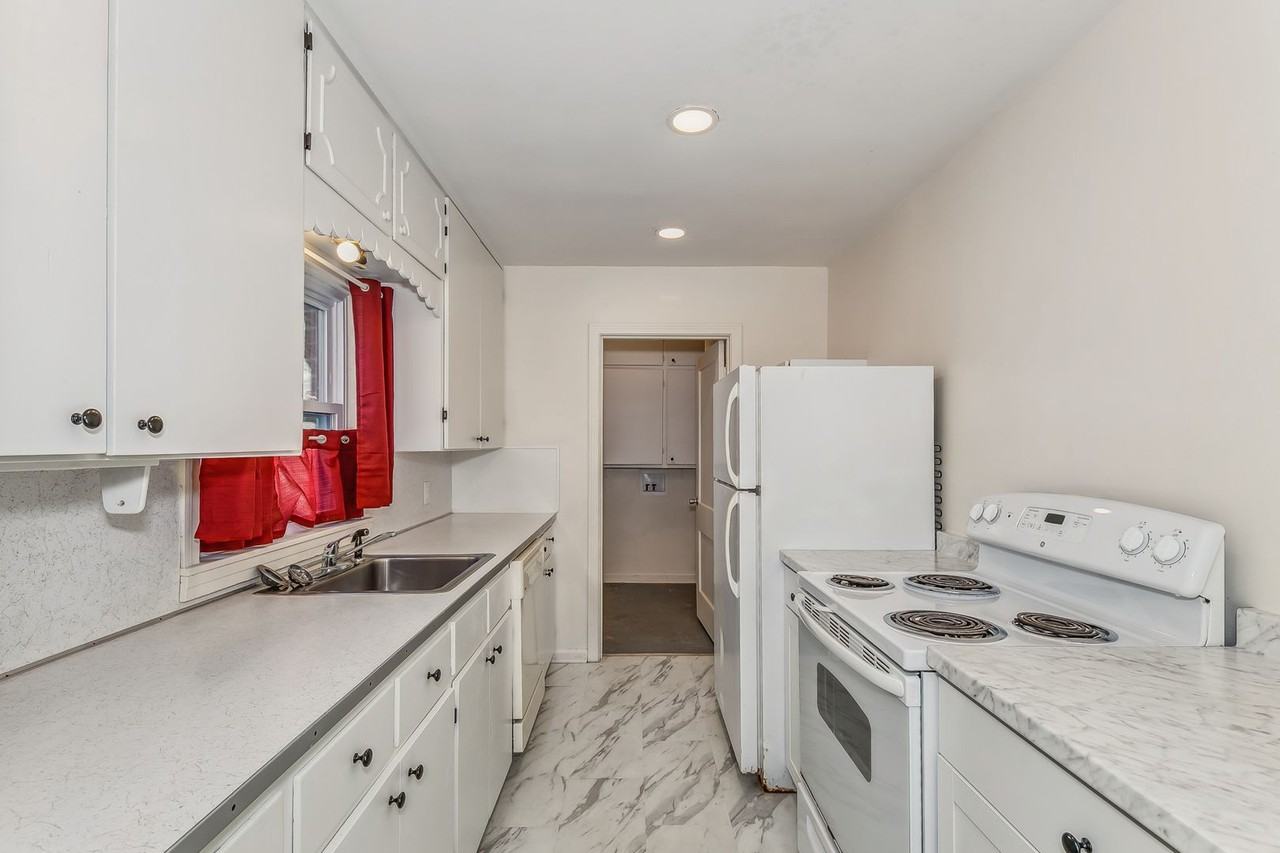 701 S Vassar St - Photo 2 of 10
