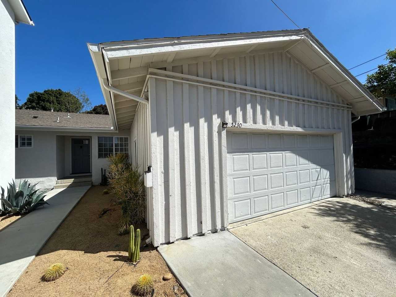5230 Joan Ct - Photo 4 of 28