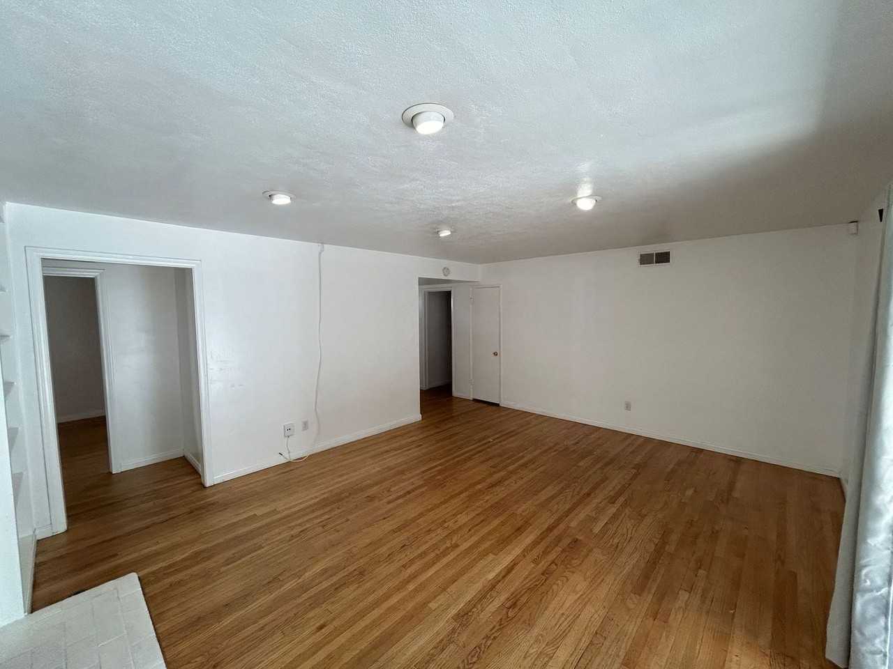 5230 Joan Ct - Photo 5 of 28