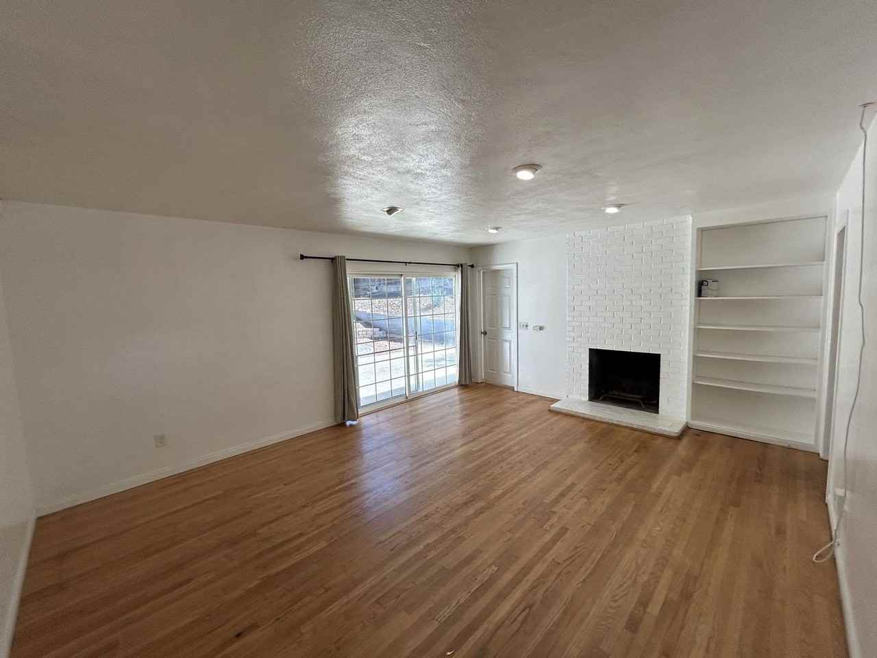 5230 Joan Ct - Photo 6 of 28