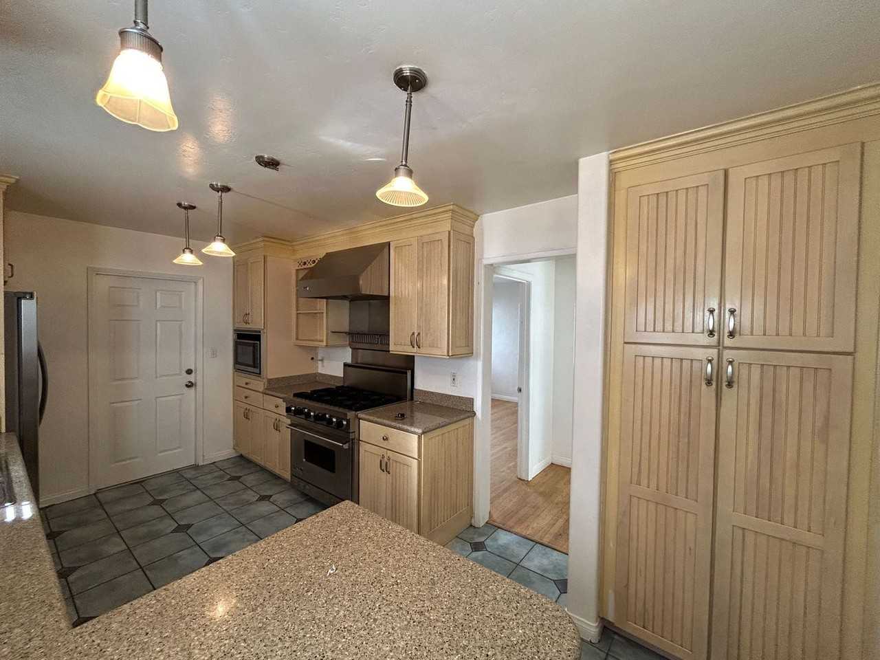 5230 Joan Ct - Photo 7 of 28