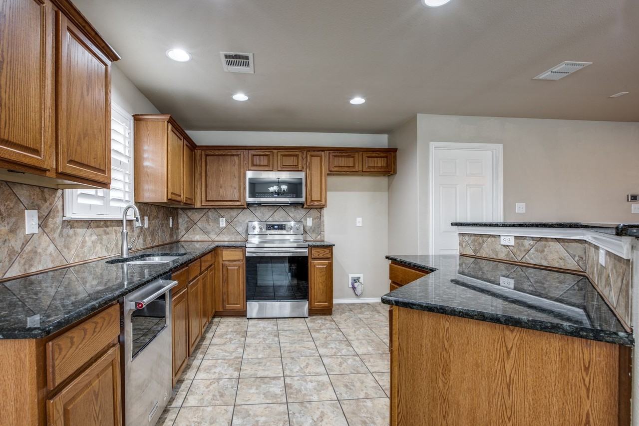 10315 Timber Country - Photo 4 of 13