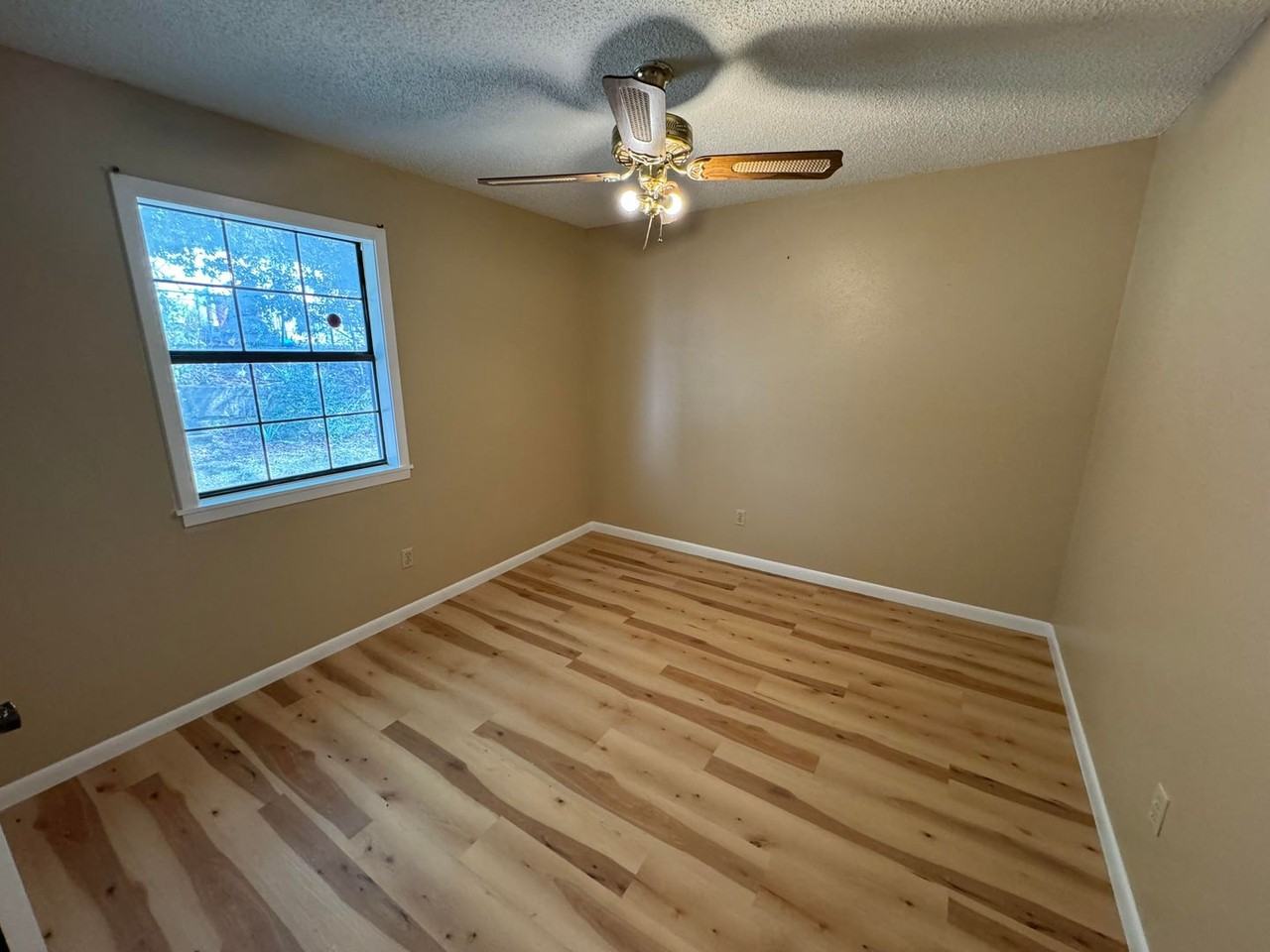 Fitzhugh Triplex - Photo 2 of 6