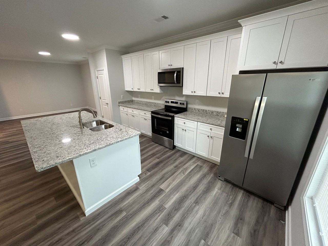 201 Briarcliff Ln - Photo 3 of 22