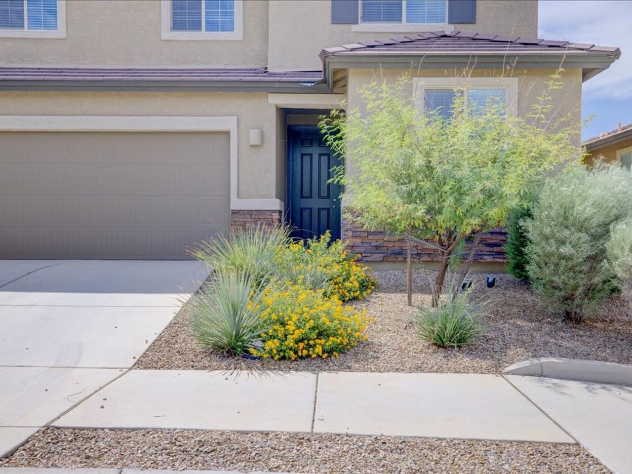 6568 E Via Arroyo Azul - Photo 3 of 38