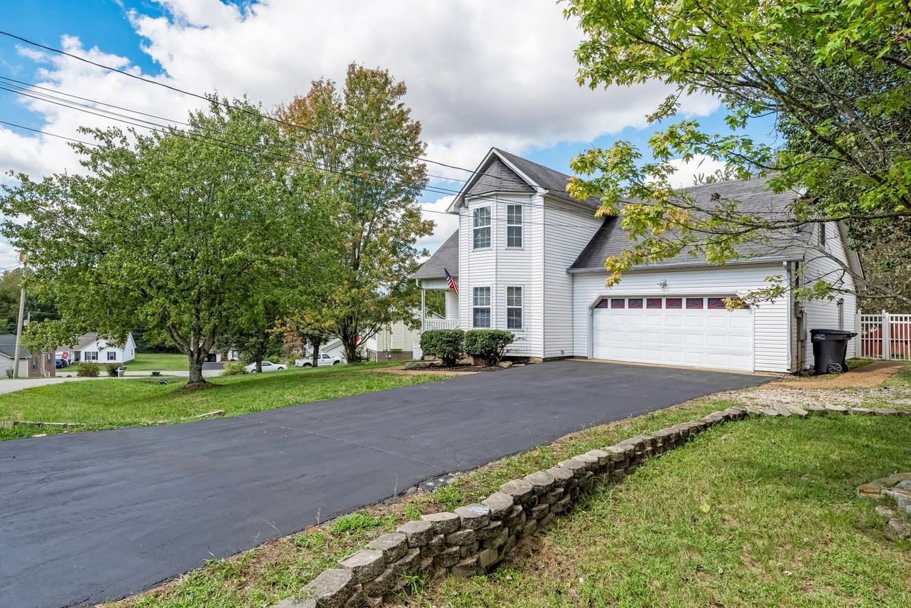 107 Green Vale Dr - Photo 3 of 36