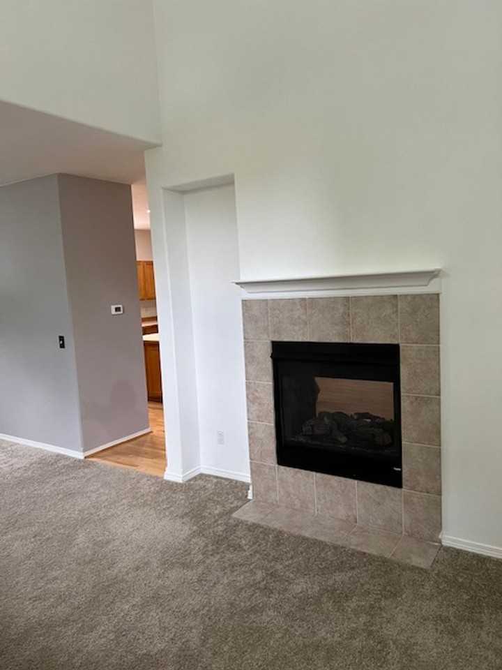 6624 Francis Ave Se - Photo 3 of 29