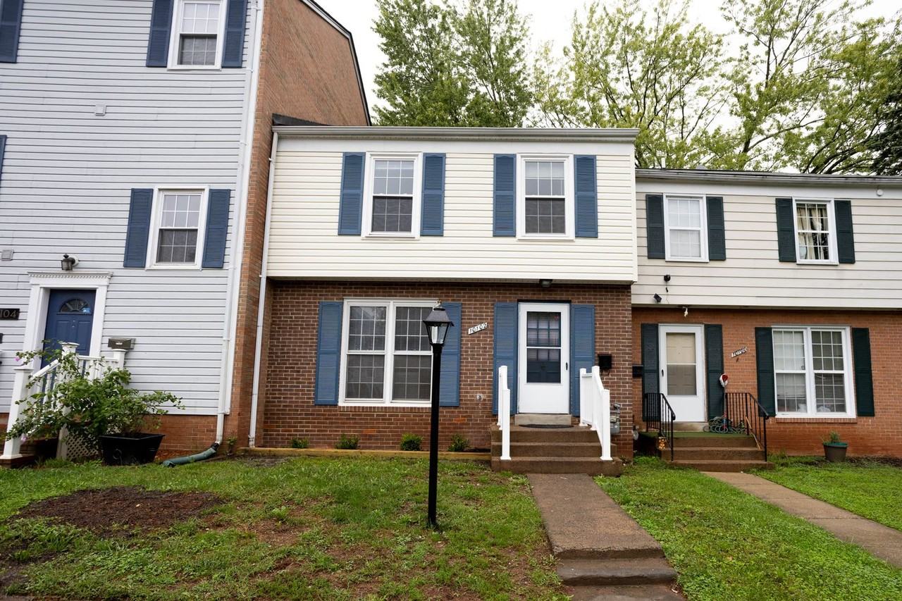 10102 Sabin Dr - Photo 2 of 30