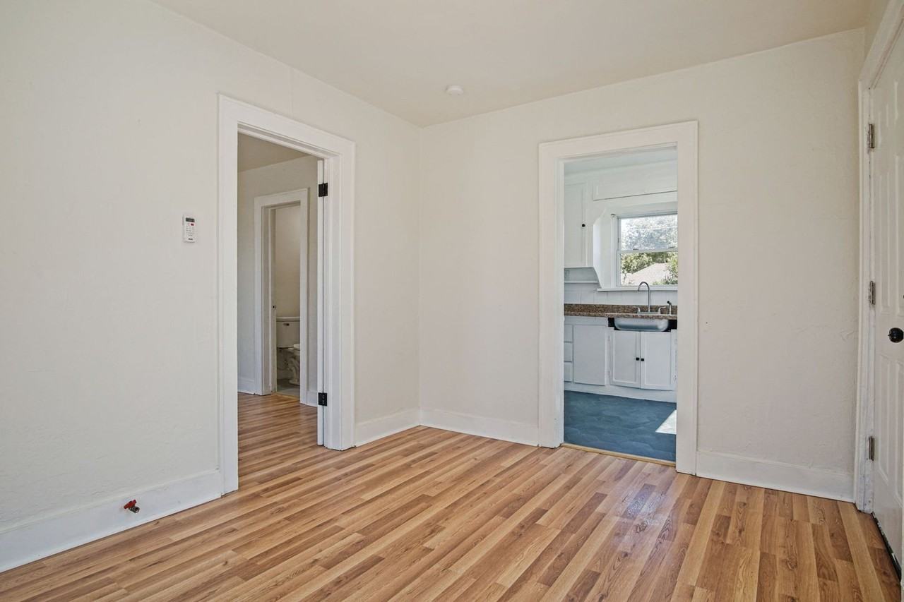 3618 S Lee Ave - Photo 6 of 20