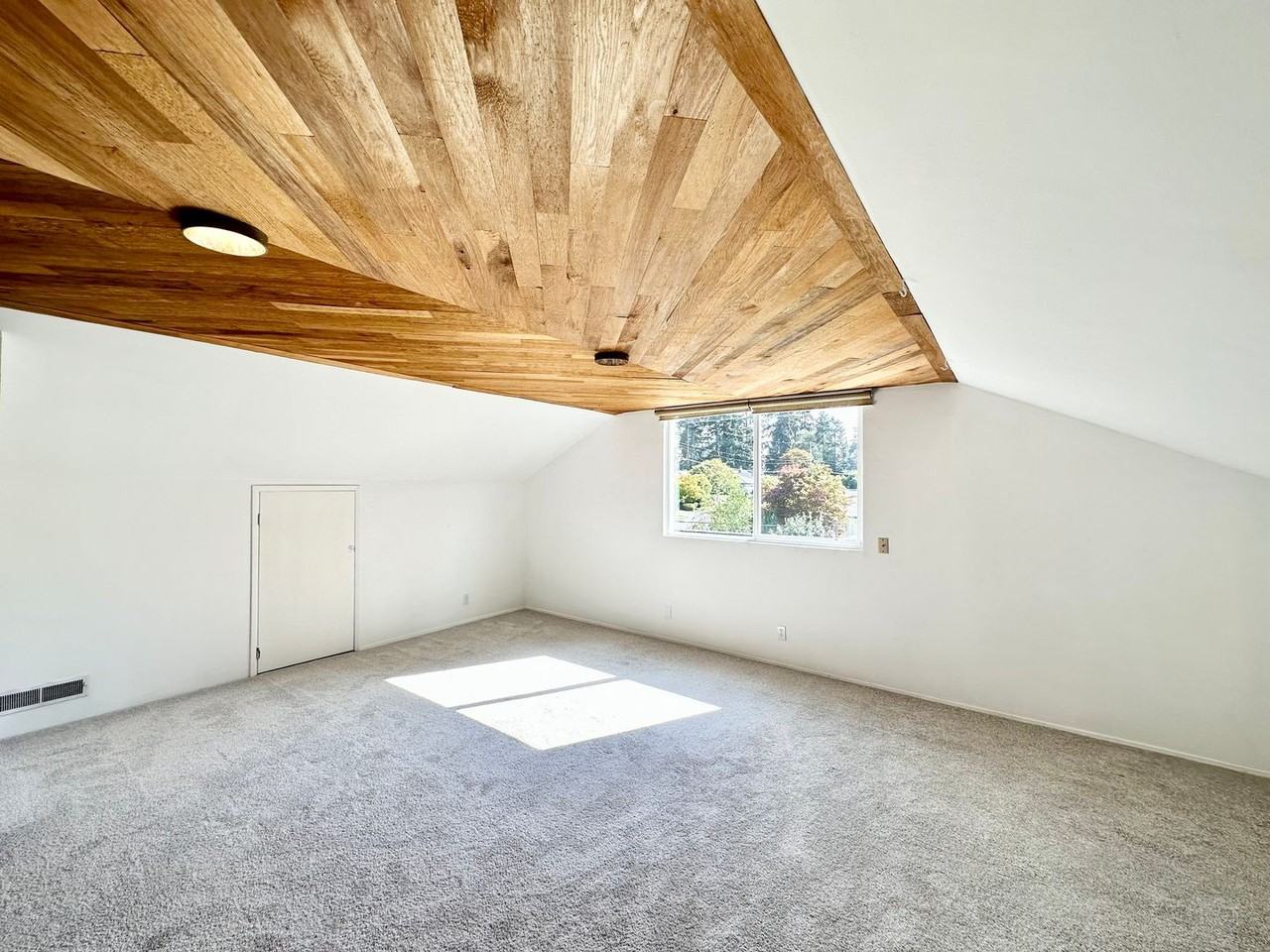 6355 121st Pl Se - Photo 3 of 24