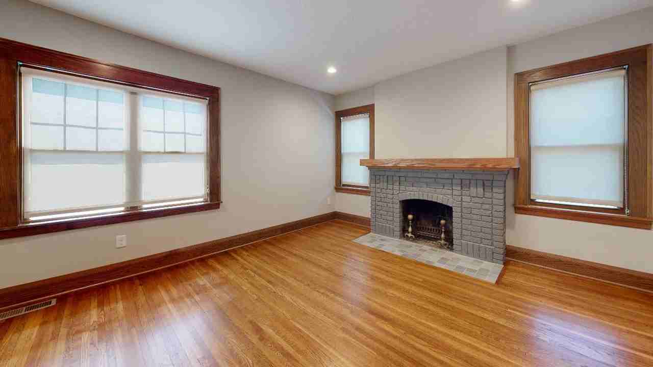 707 10th Ave Se - Photo 6 of 7