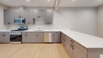 featured image of 2116 Como Ave Se