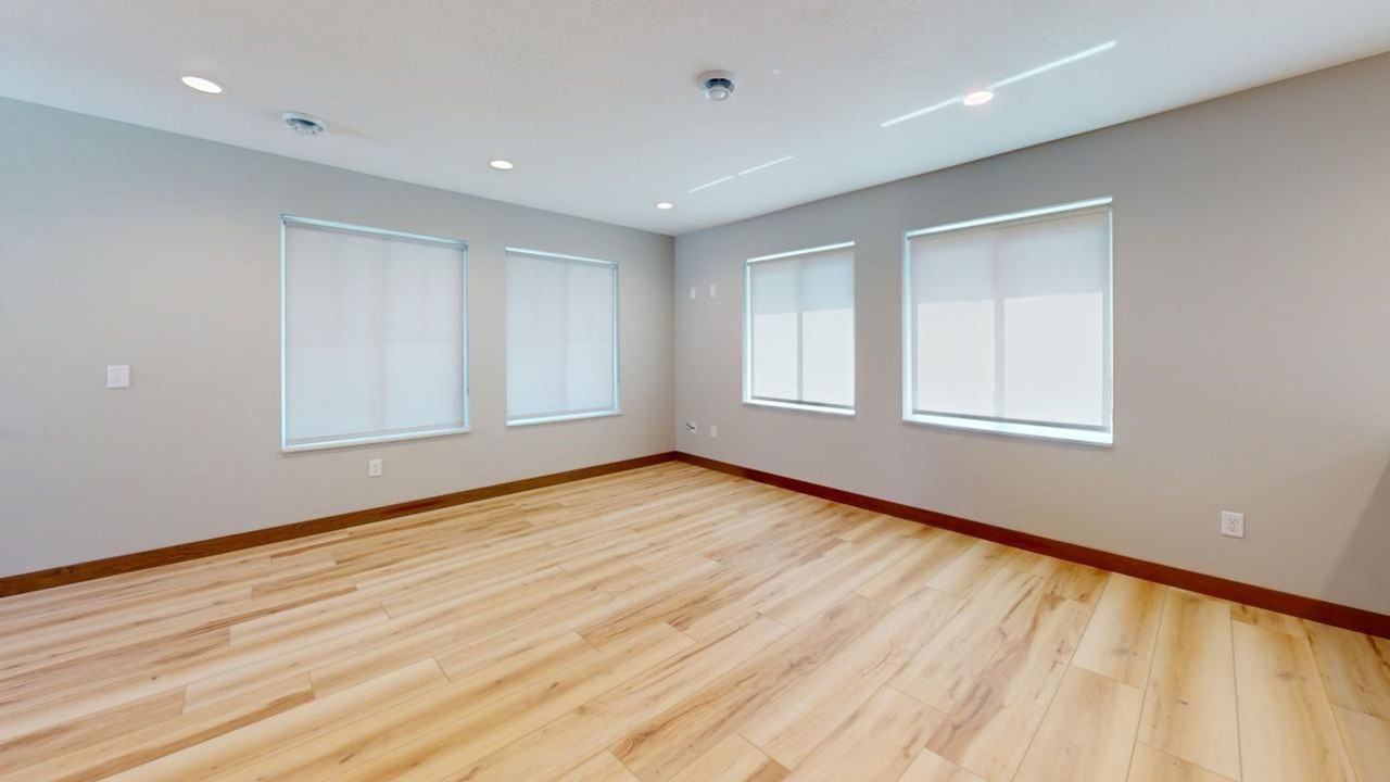 621 11th Ave SE - Photo 3 of 15