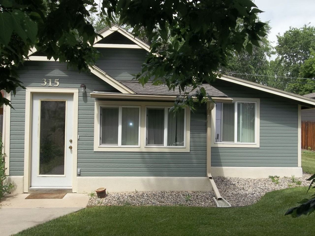 315 Wood St - Photo 2 of 11