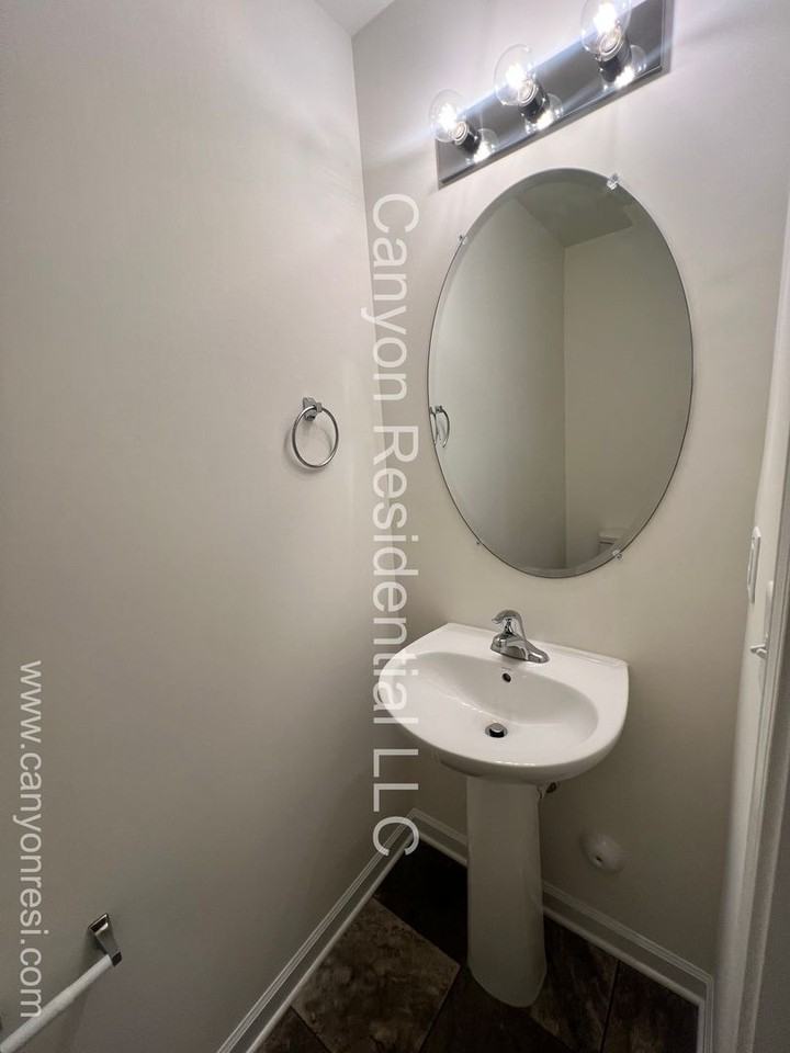 505 Kelly Rd - Photo 6 of 11