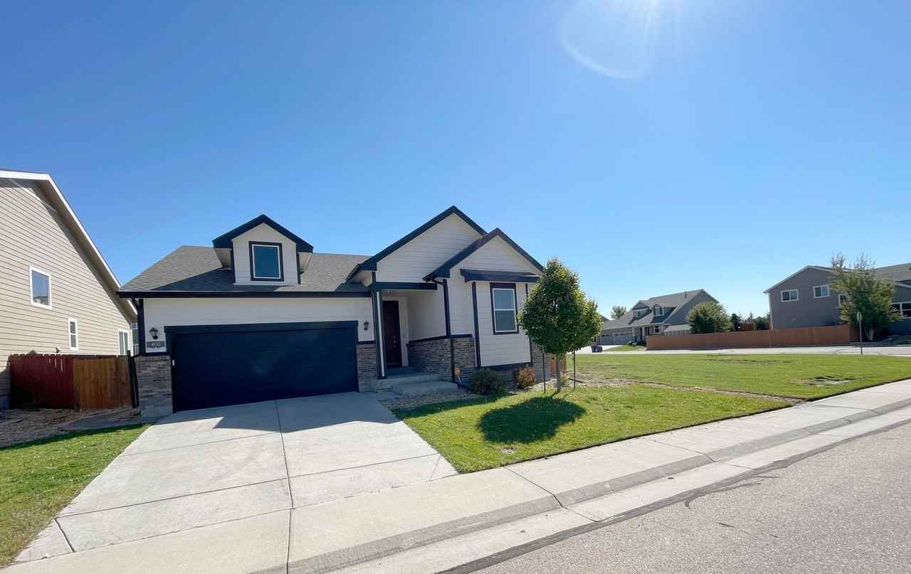 400 Garfield St - Photo 2 of 30