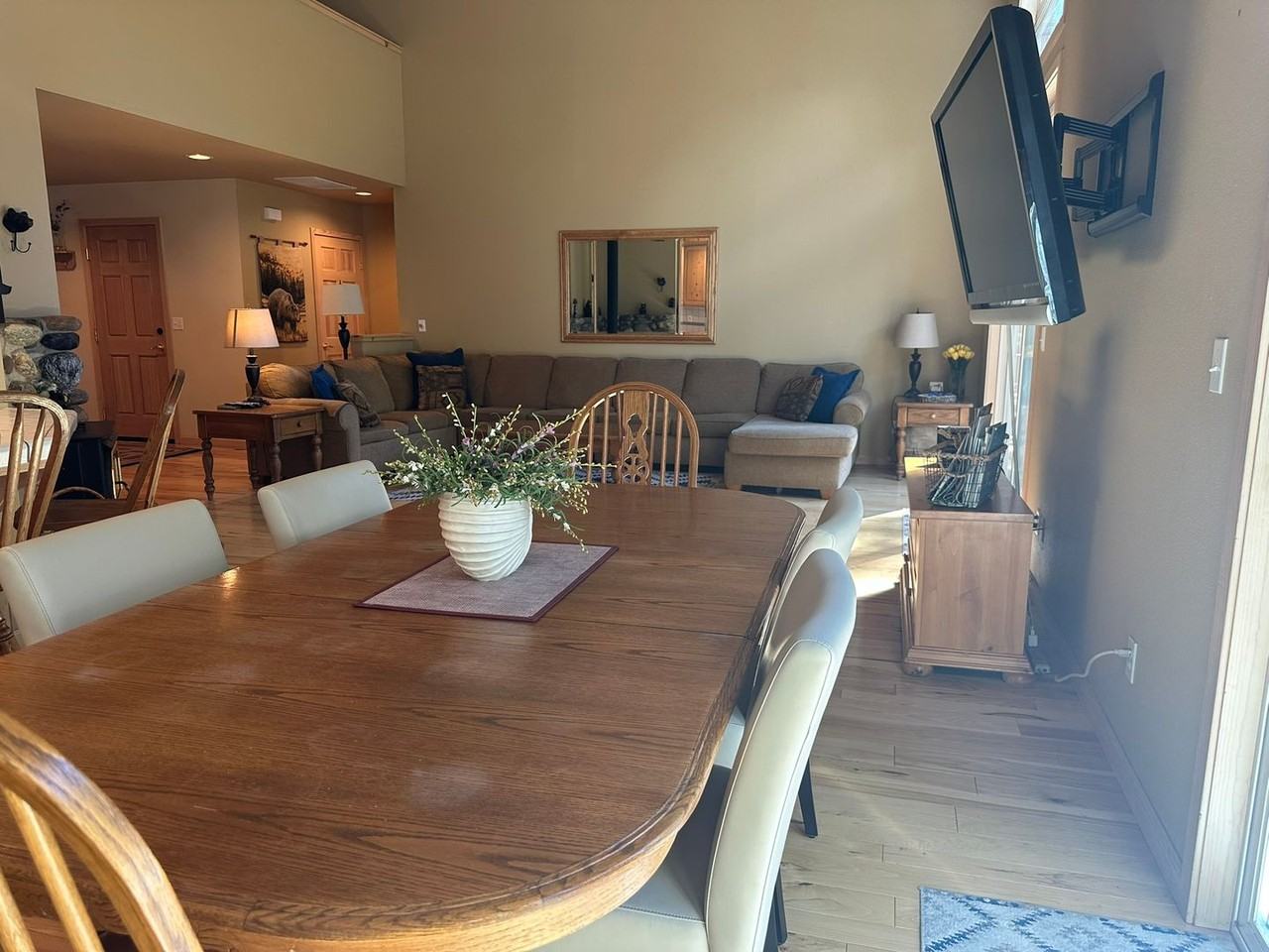 14538 Tyrol Rd - Photo 5 of 24