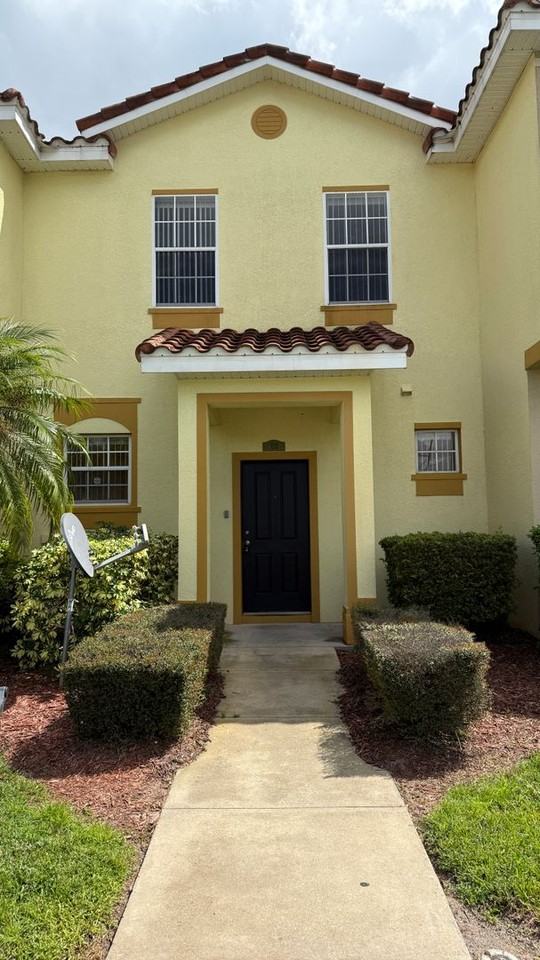 112 Monroe Circle - Photo 2 of 25