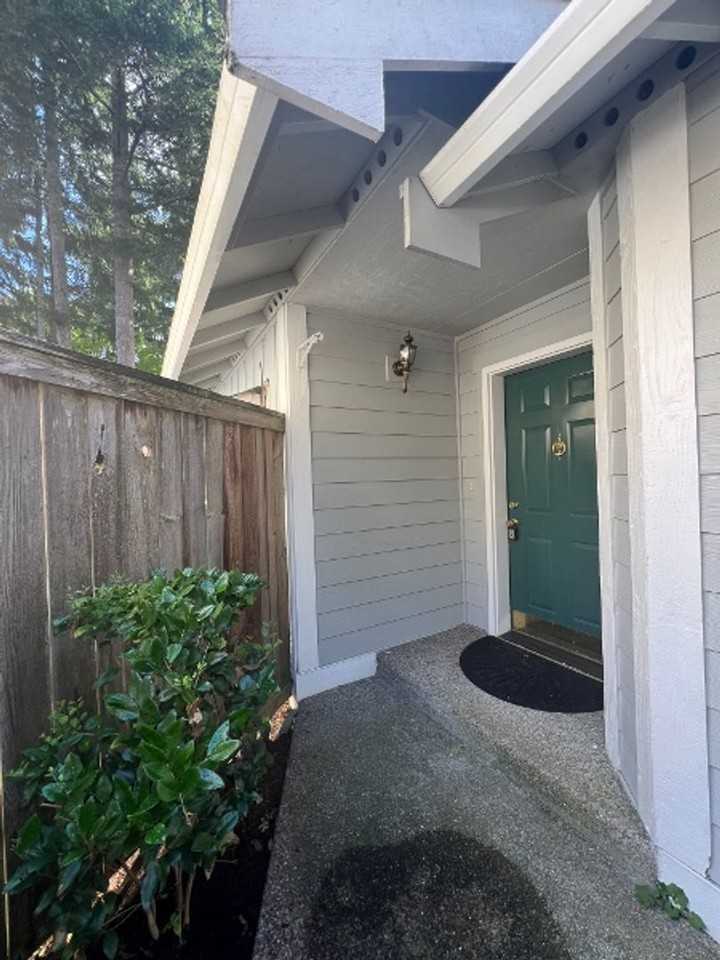 6024 Regents Ln Se - Photo 3 of 22