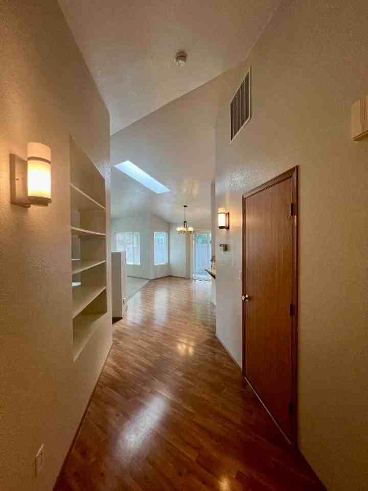 6024 Regents Ln Se - Photo 5 of 22