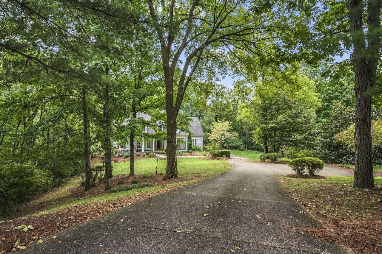 1321 Beddington Park - Photo 2 of 50