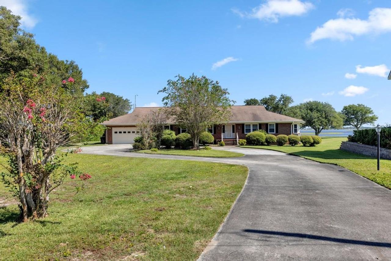 130 Leslie Dr - Photo 2 of 36