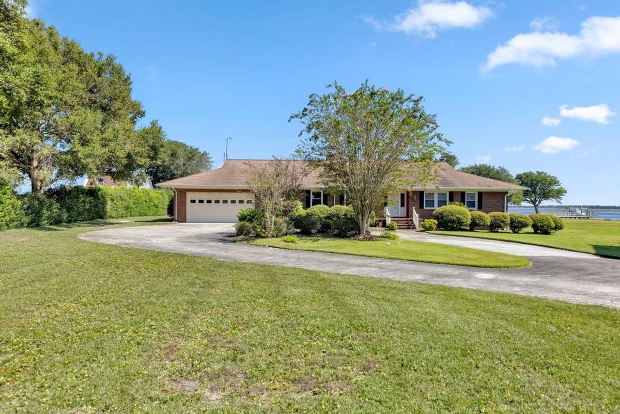 130 Leslie Dr - Photo 3 of 36