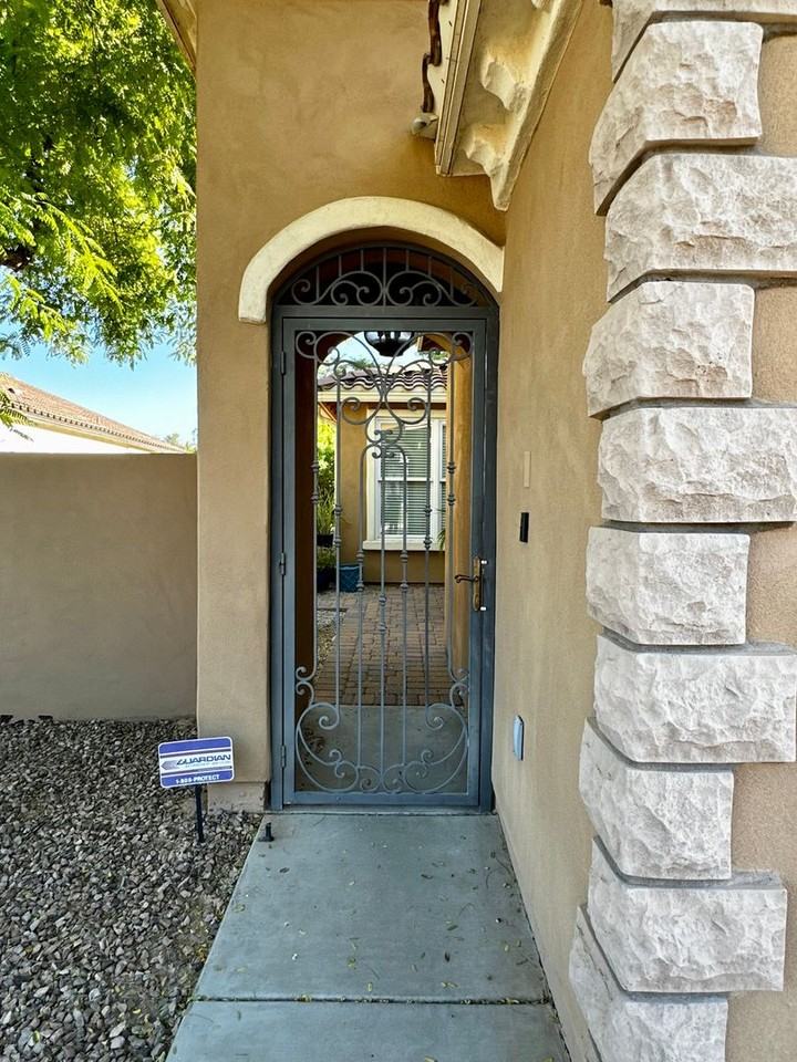 2303 E Dogwood Dr - Photo 3 of 45