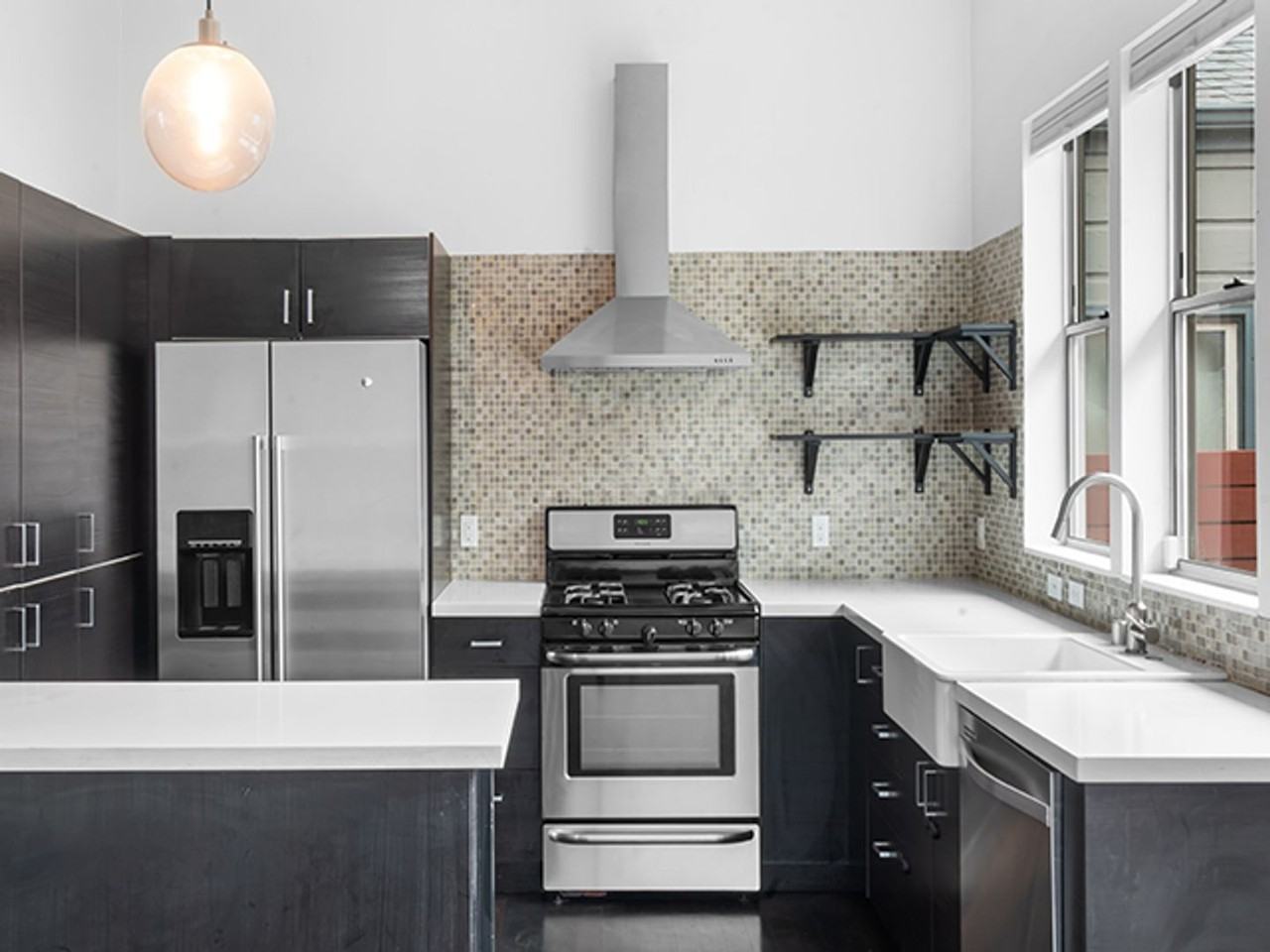 1582 5th St - Photo 2 of 8