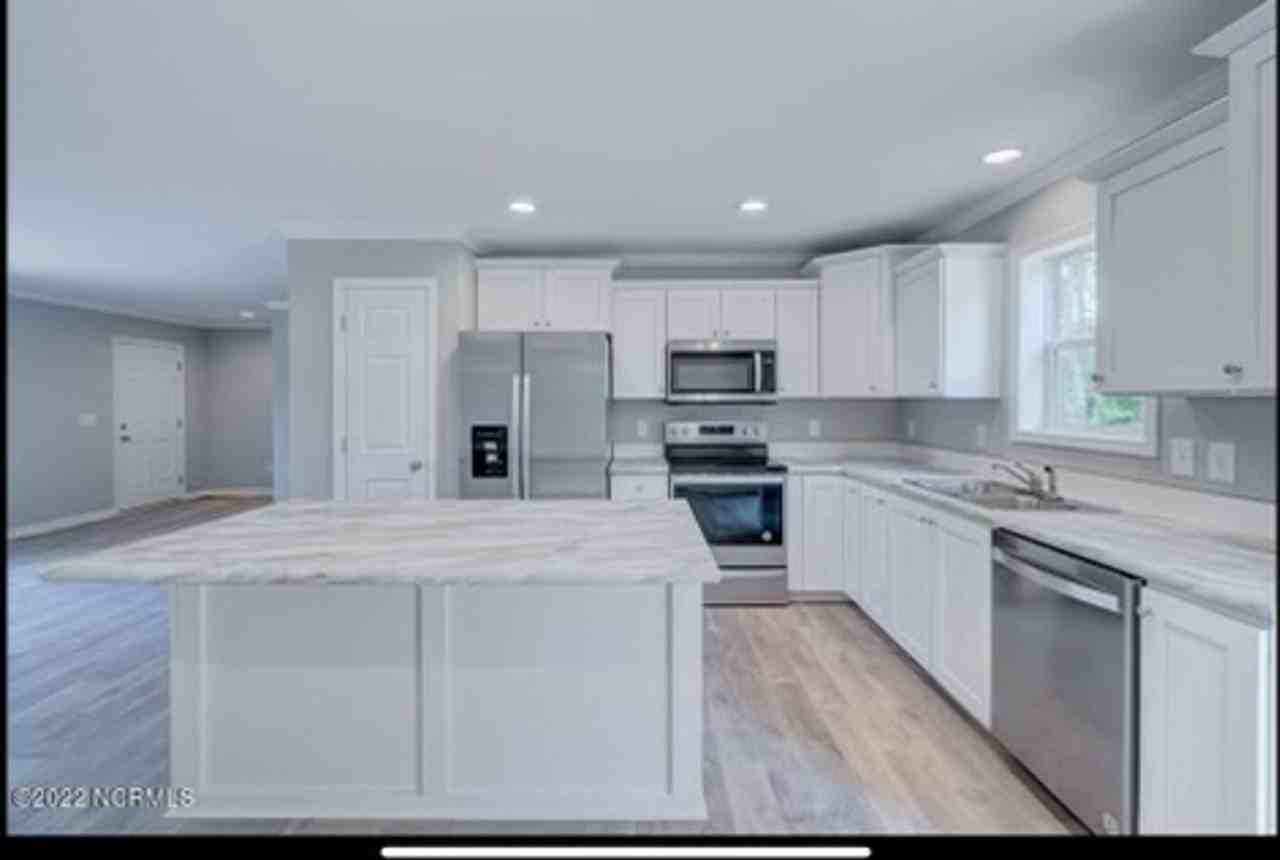 539 Howards Landing Rd - Photo 3 of 20