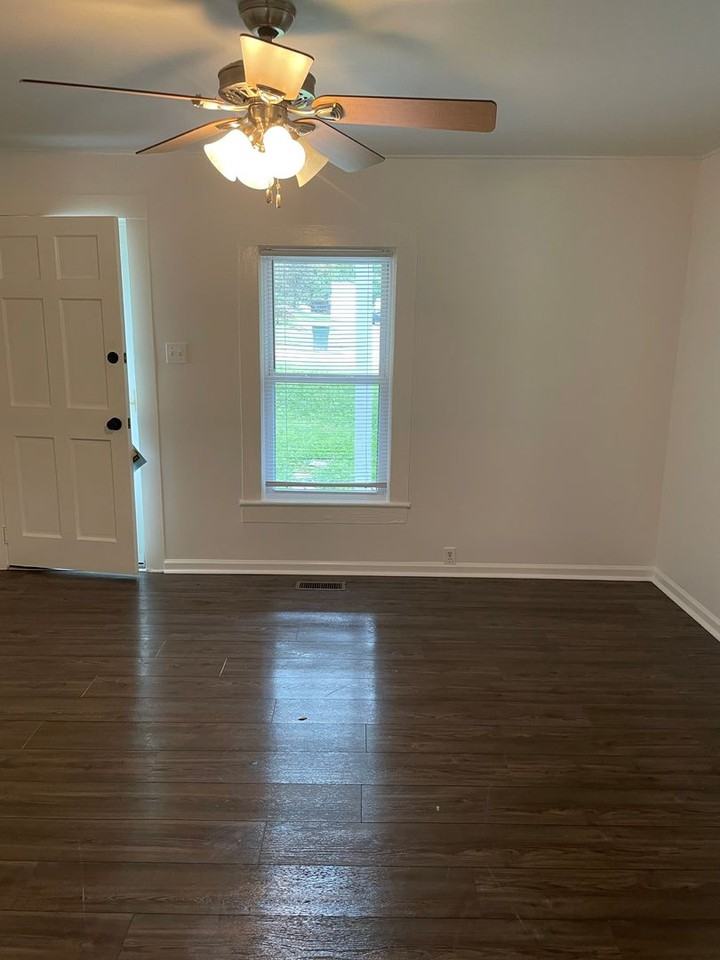 1732 Mcknight Mill Rd - Photo 2 of 10