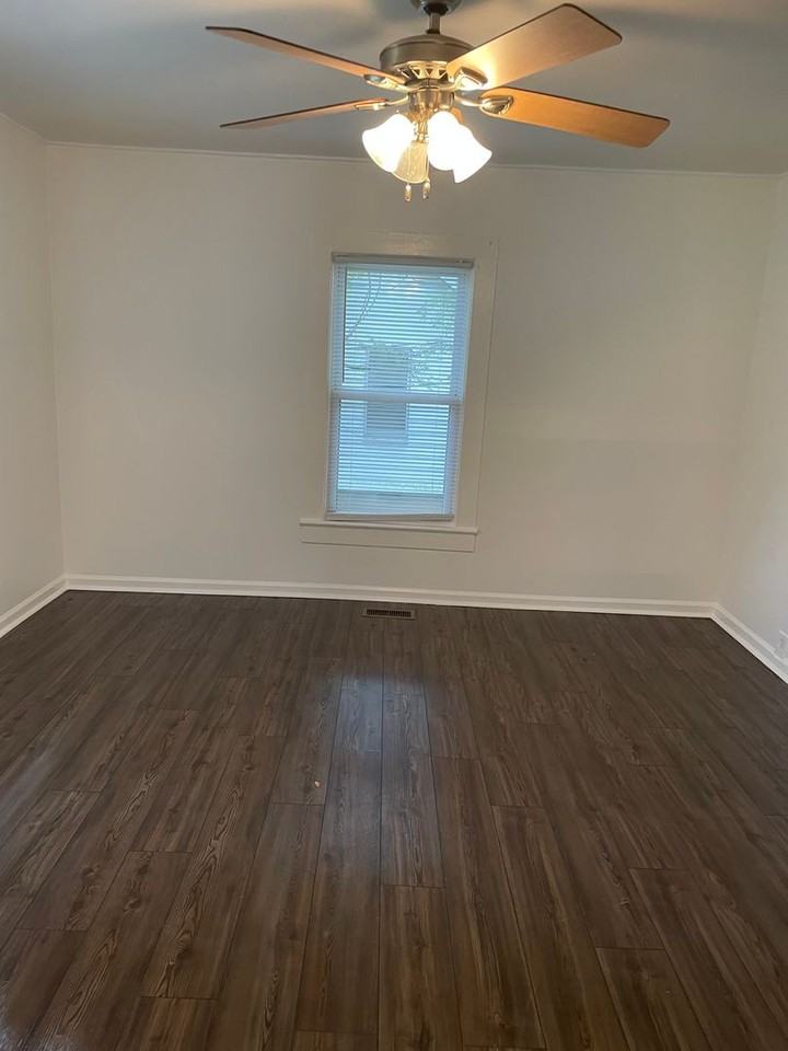 1732 Mcknight Mill Rd - Photo 3 of 10