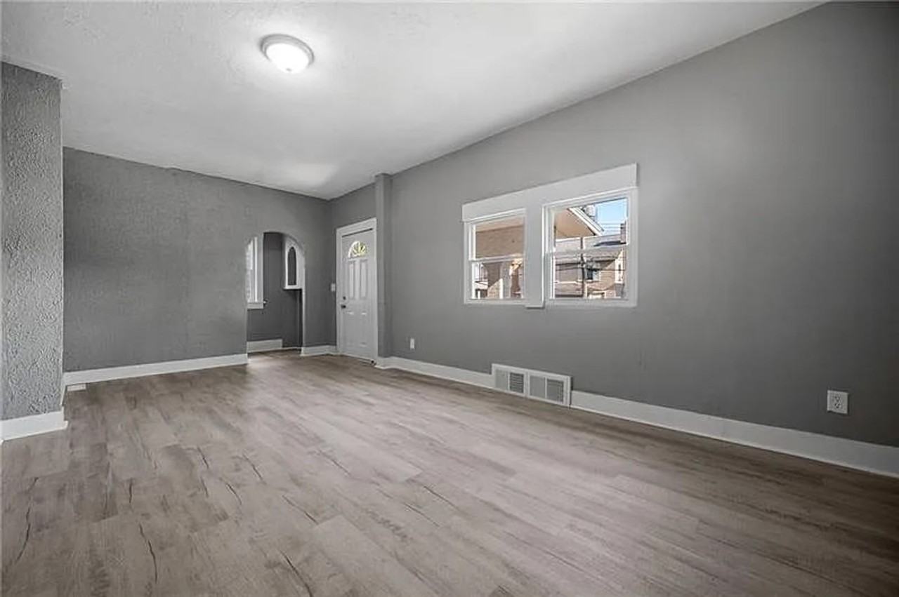 1105 Wade St - Photo 2 of 12