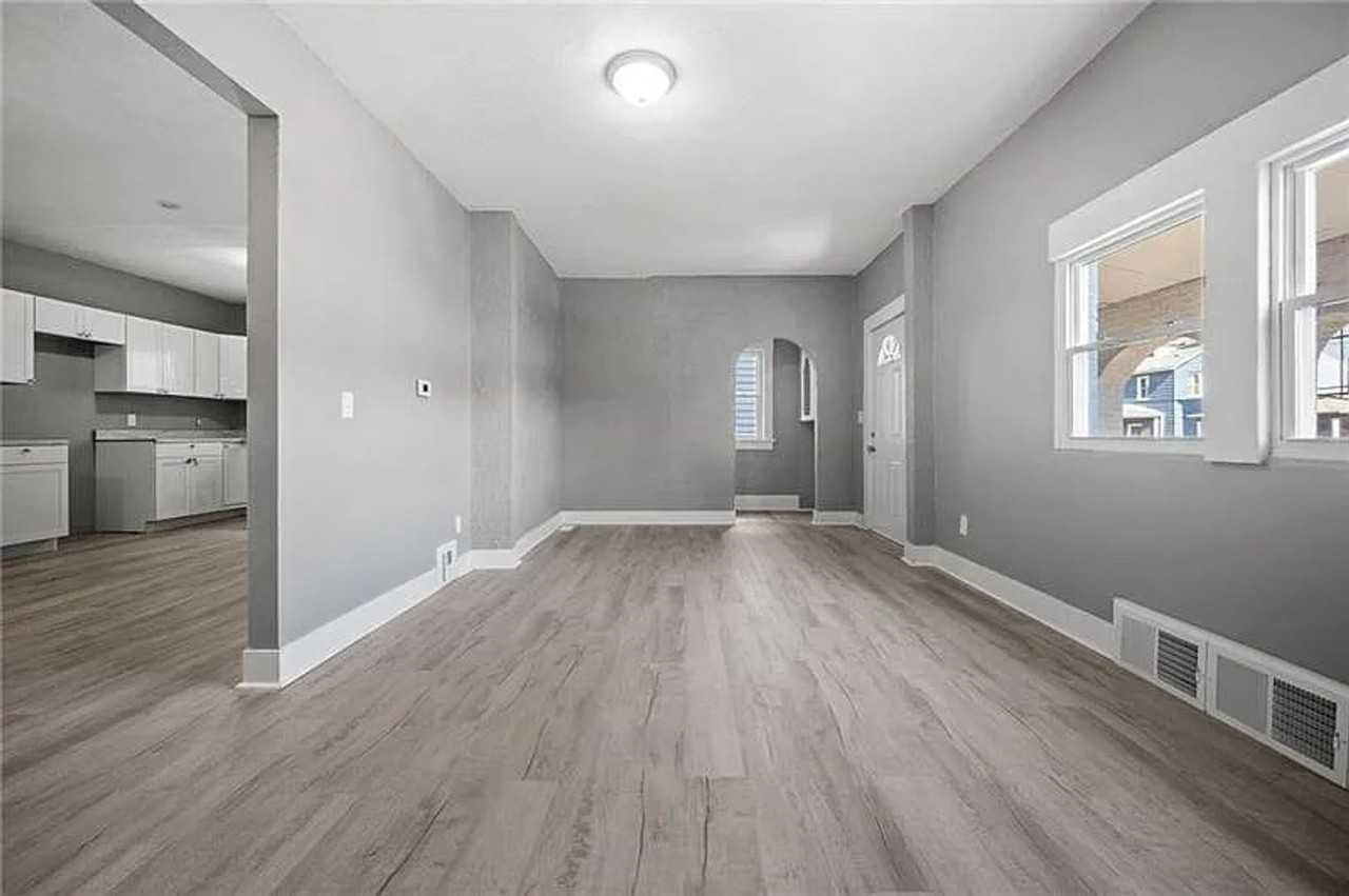 1105 Wade St - Photo 3 of 12