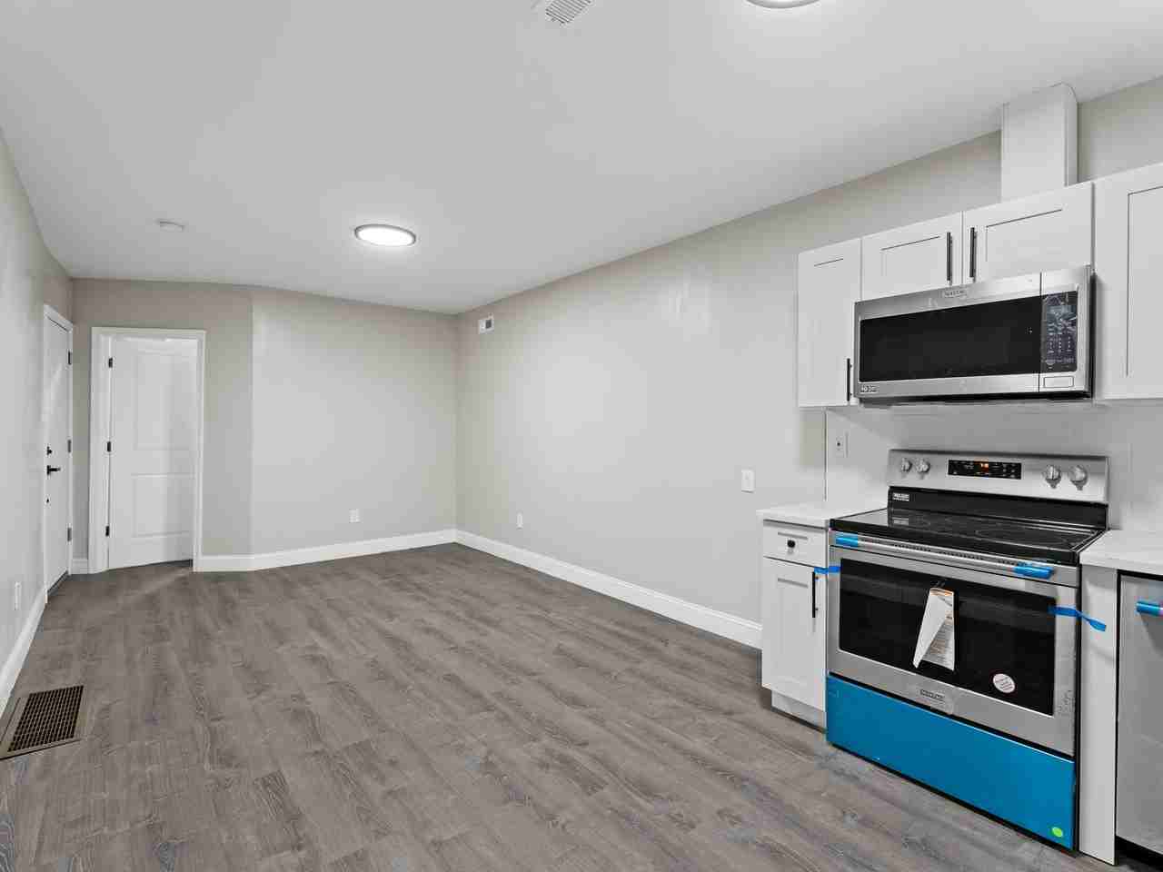 1517 W Westmoreland Street - Photo 4 of 20